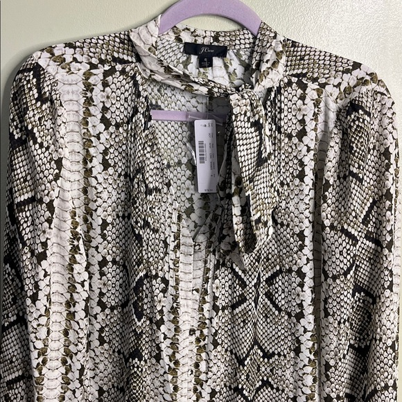 J. Crew Drapey tie-neck top in snakeskin print long sleeve blouse, size 8 - Picture 9 of 11